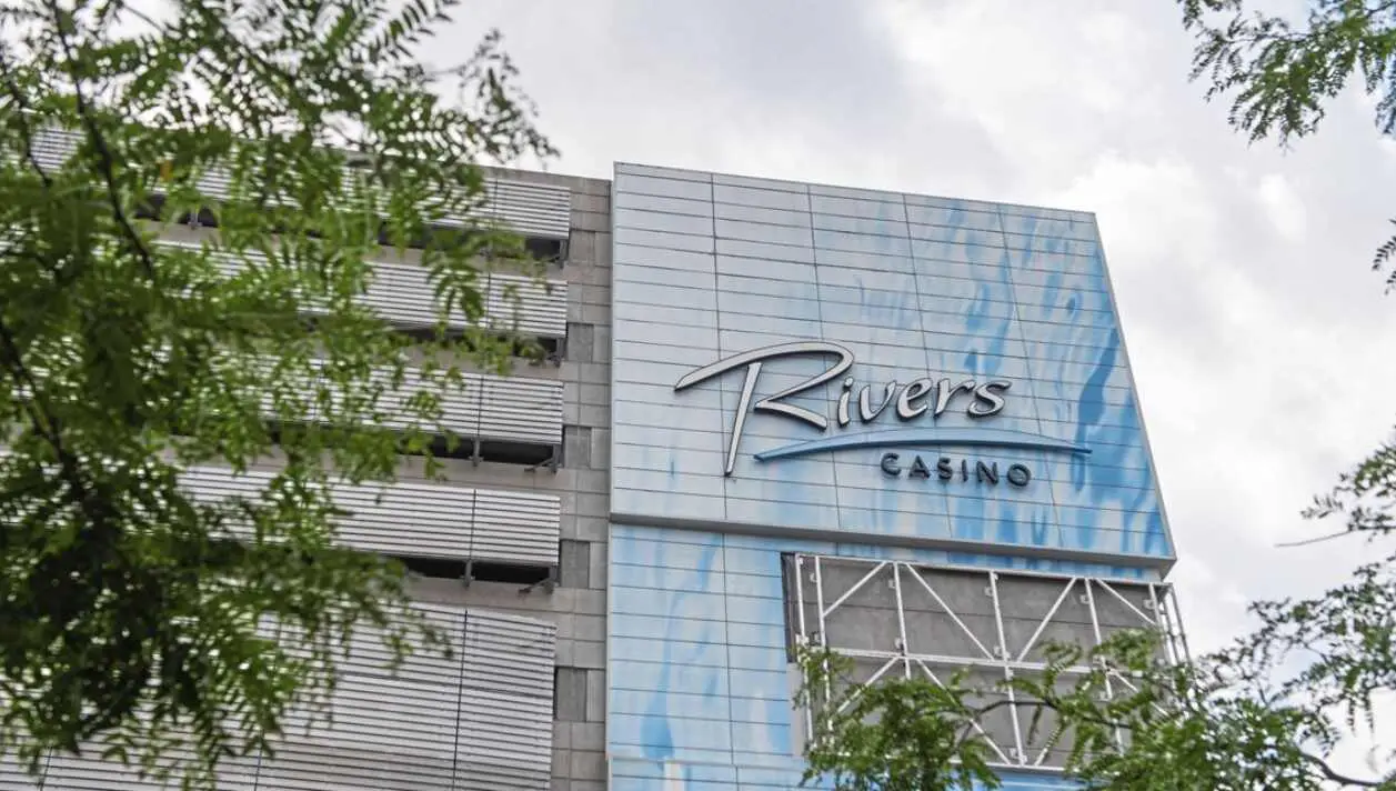 A Rivers Casino alkalmazottait állítólagos csalási botrány miatt letartóztatták